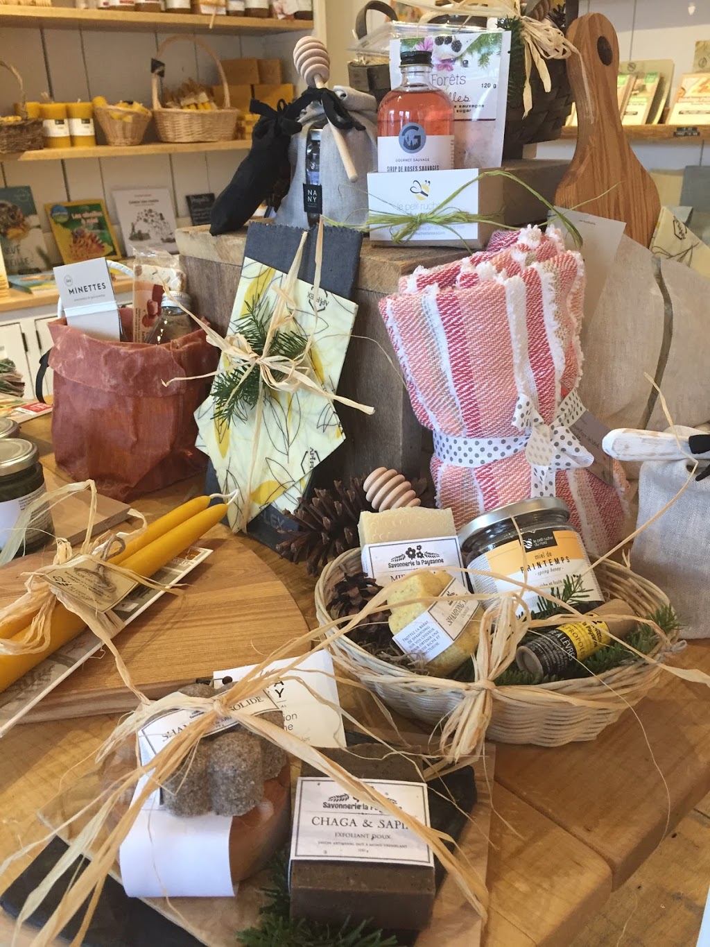 Le petit rucher du Nord | 362 QC-323, Brébeuf, QC J0T 1B0, Canada | Phone: (819) 421-1858