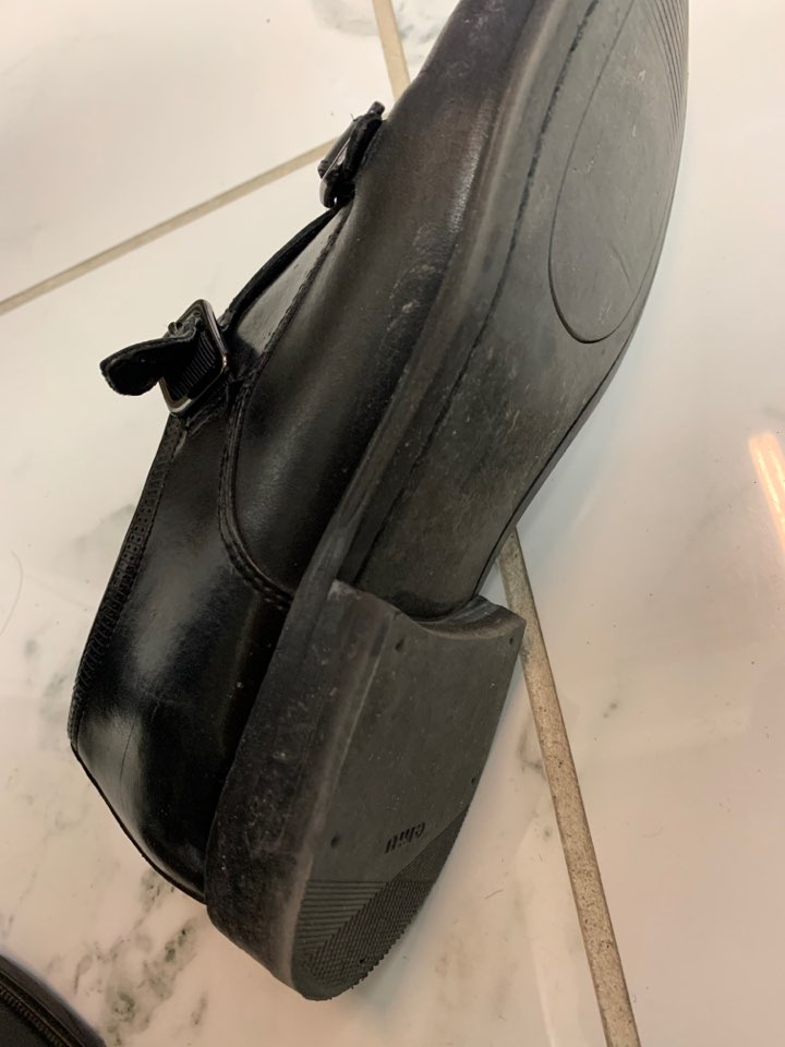 Moneysworth & Best Quality Shoe Repair | 6412 Yonge Street Centerpoint Mall, #188, North York, ON M2M 3X4, Canada | Phone: (416) 221-5188