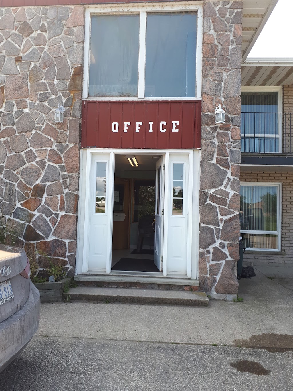 Save Inn | 1111 Sutton St, Kincardine, ON N2Z 2C5, Canada | Phone: (519) 396-5454
