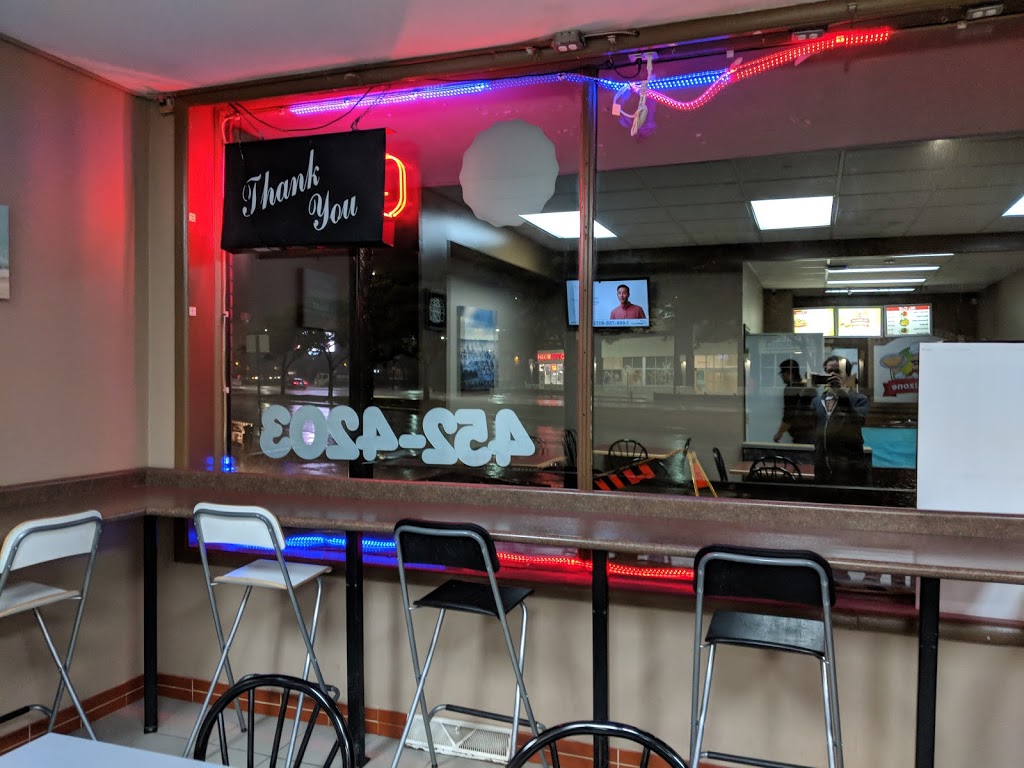 Mr. Calzone pembina | 1254 Pembina Hwy, Winnipeg, MB R3T 2B1, Canada | Phone: (204) 452-4203