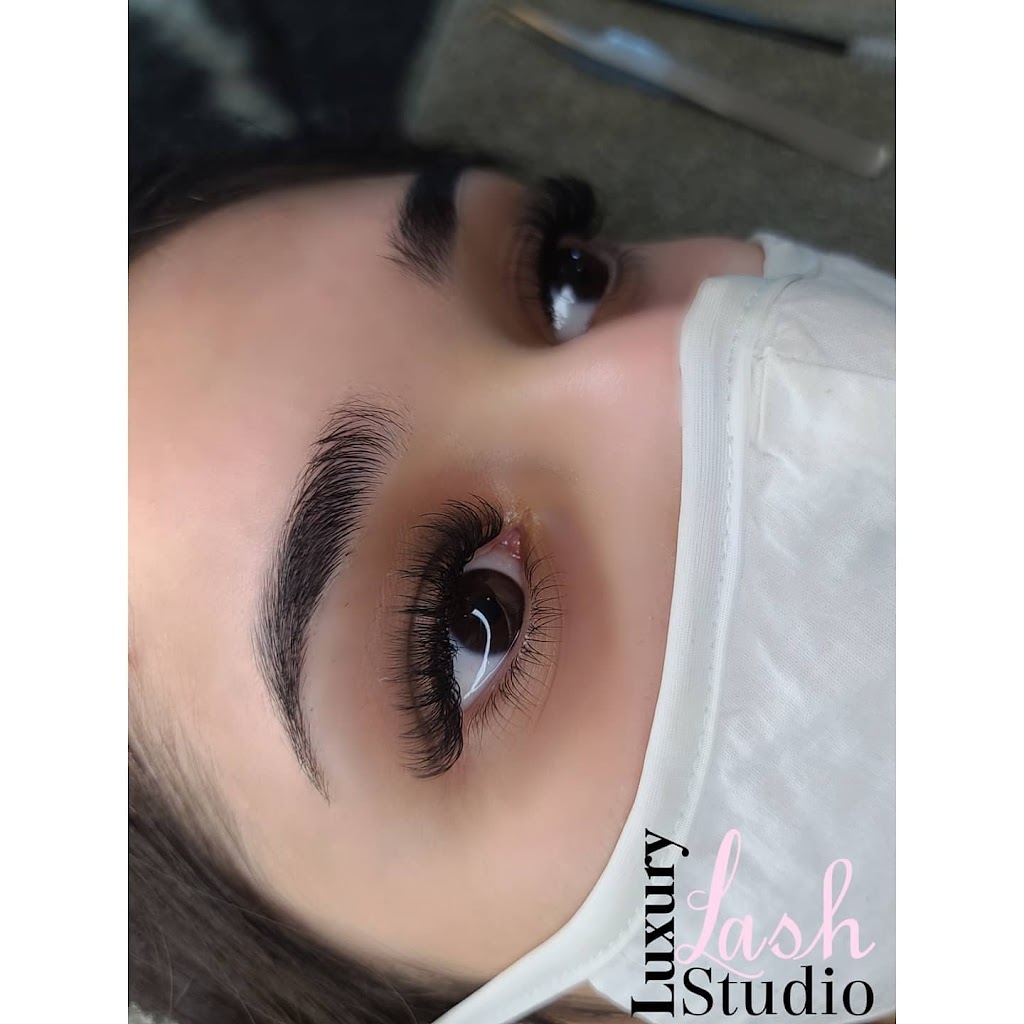 Luxury Lash House | 6119 Rexford Dr, Chilliwack, BC V2R 0L3, Canada | Phone: (604) 799-5268
