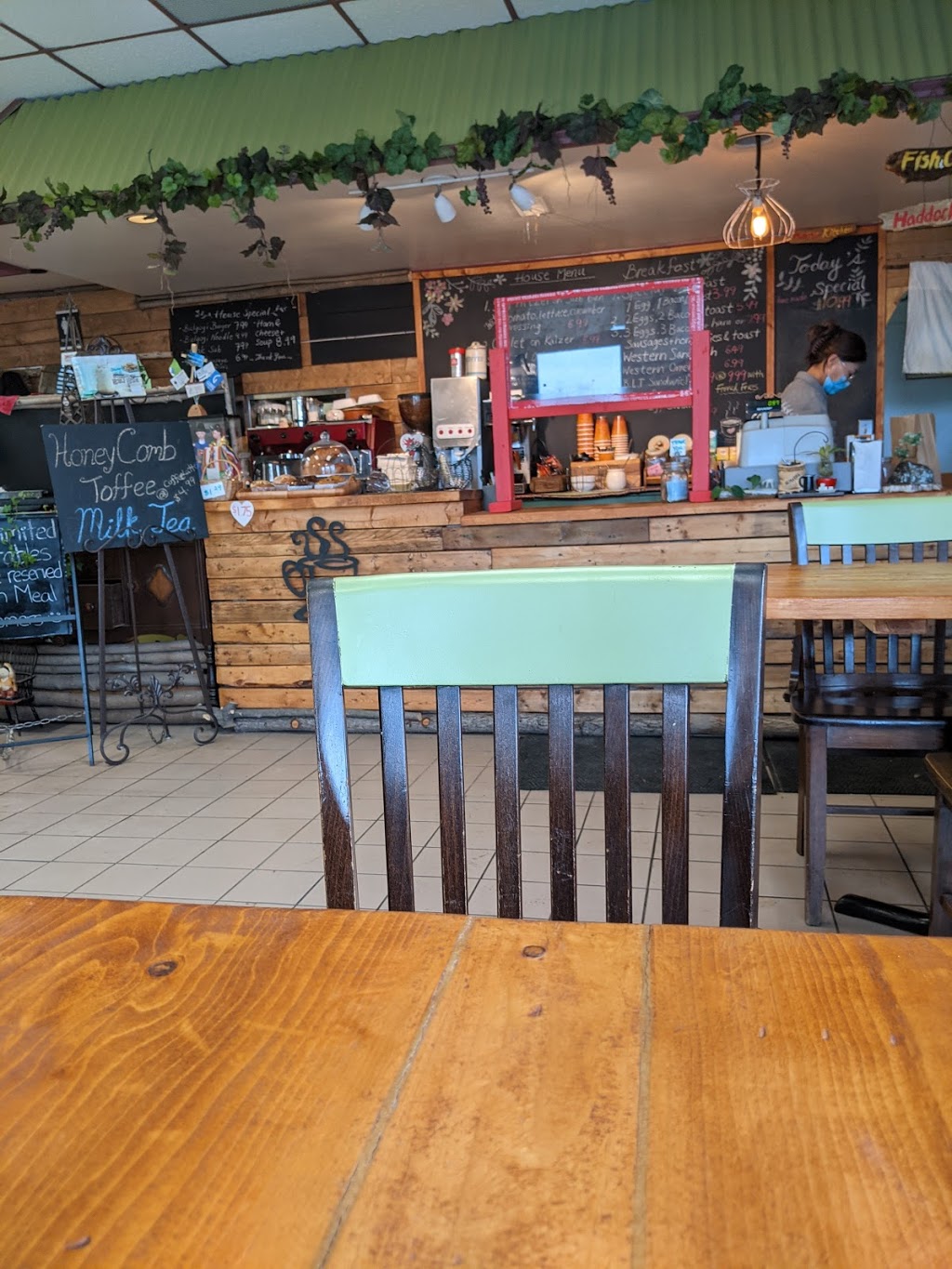 Moms Donuts | 186 Westchester Crescent, St. Catharines, ON L2P 2W2, Canada | Phone: (905) 682-4664