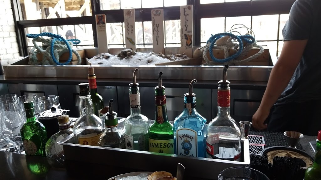 Smittys Oyster House | 643 School Rd, Gibsons, BC V0N 1V0, Canada | Phone: (604) 886-4665