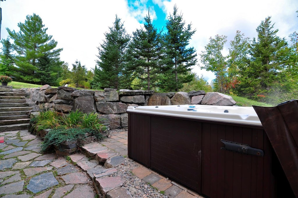 Chalet du Geant rental | 255 Chemin des Cerfs, Mont-Tremblant, QC J8E 1C7, Canada | Phone: (613) 799-0001