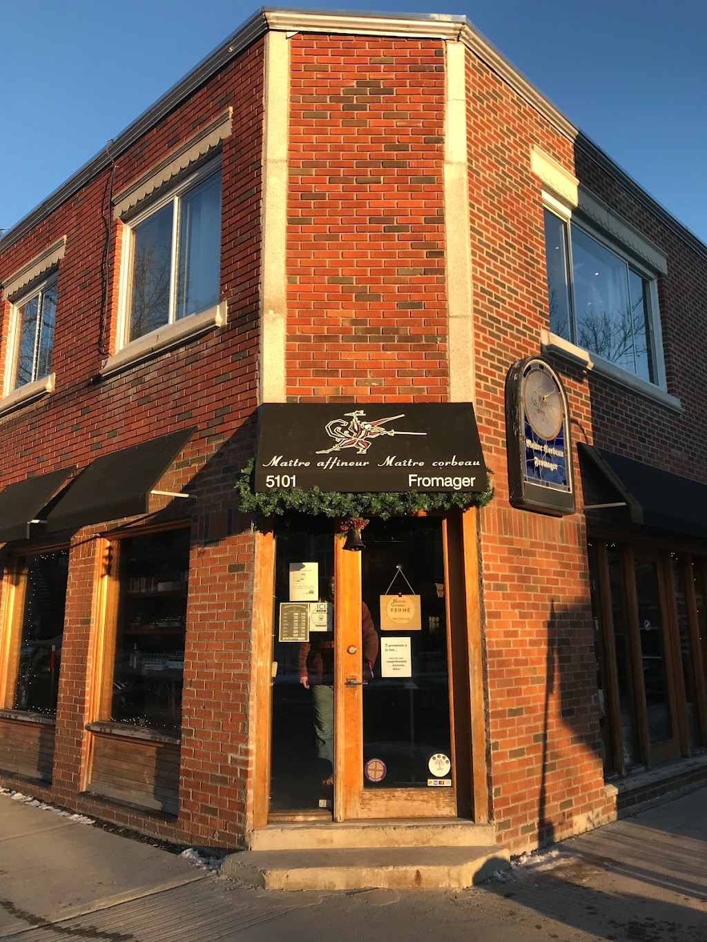 Maître Corbeau Fromagerie | 5101 Rue Chambord, Montréal, QC H2J 3N4, Canada | Phone: (514) 528-3293