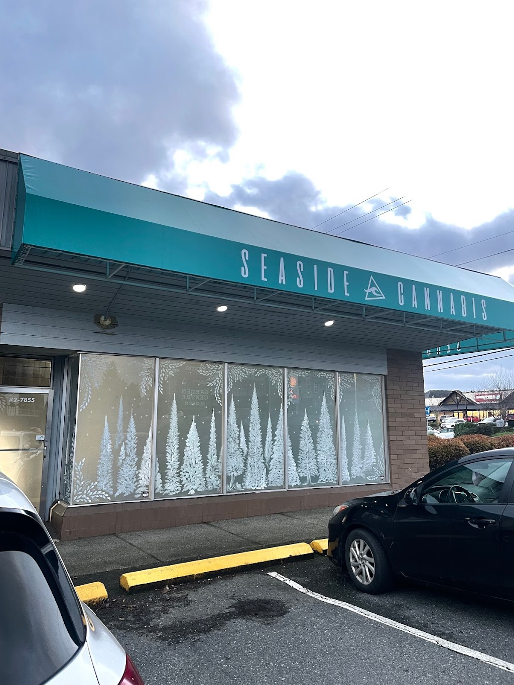 SEASIDE CANNABIS - SAANICHTON | 2-7855 E Saanich Rd, Saanichton, BC V8M 2B4, Canada | Phone: (250) 544-7033