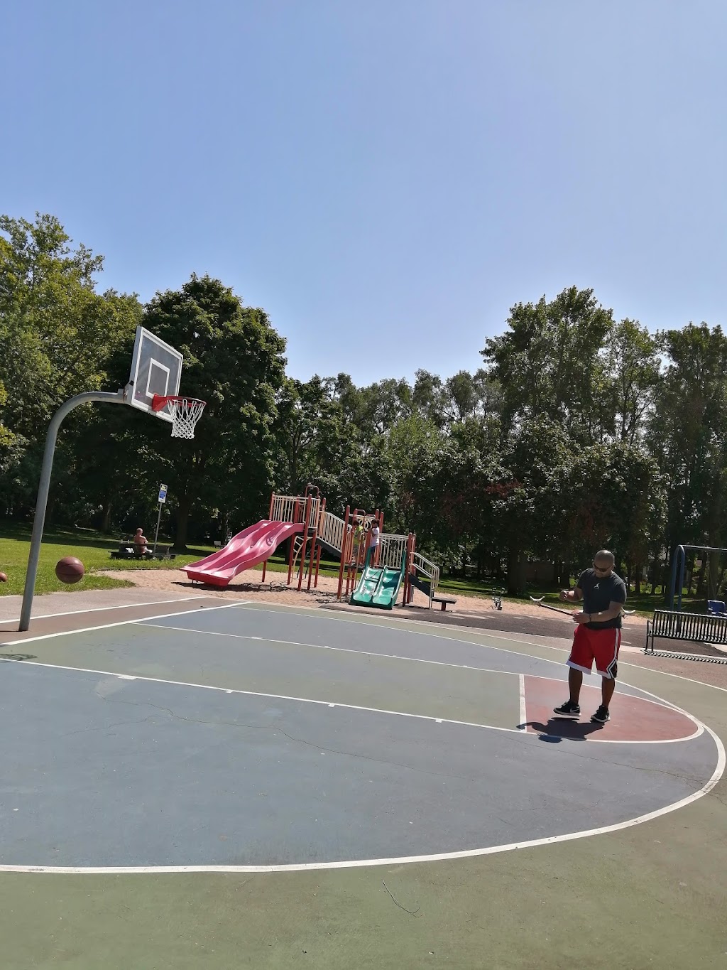 Aldershot Arena | Kiwanis Park, 494 Townsend Ave, Burlington, ON L7T 2B3, Canada | Phone: (905) 637-3555