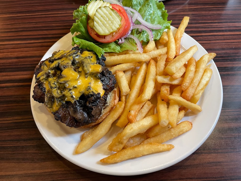 Horsethief Creek Pub & Eatery | 7538 Main St E, Radium Hot Springs, BC V0A 1M0, Canada | Phone: (250) 347-6400