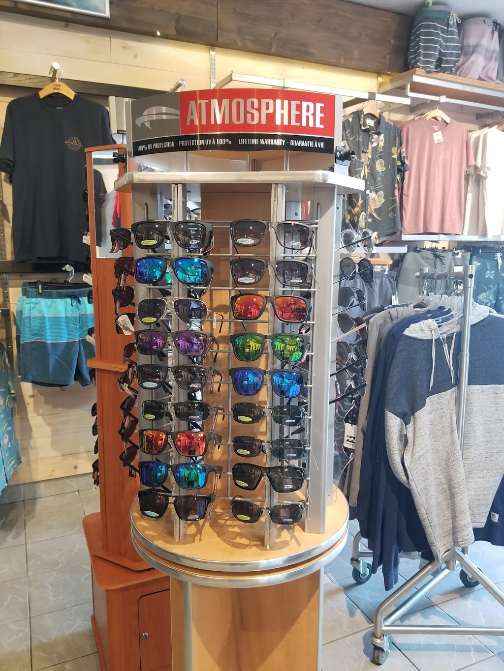 Daves World | 16 Walker St, Port Dover, ON N0A 1N0, Canada | Phone: (519) 583-0369