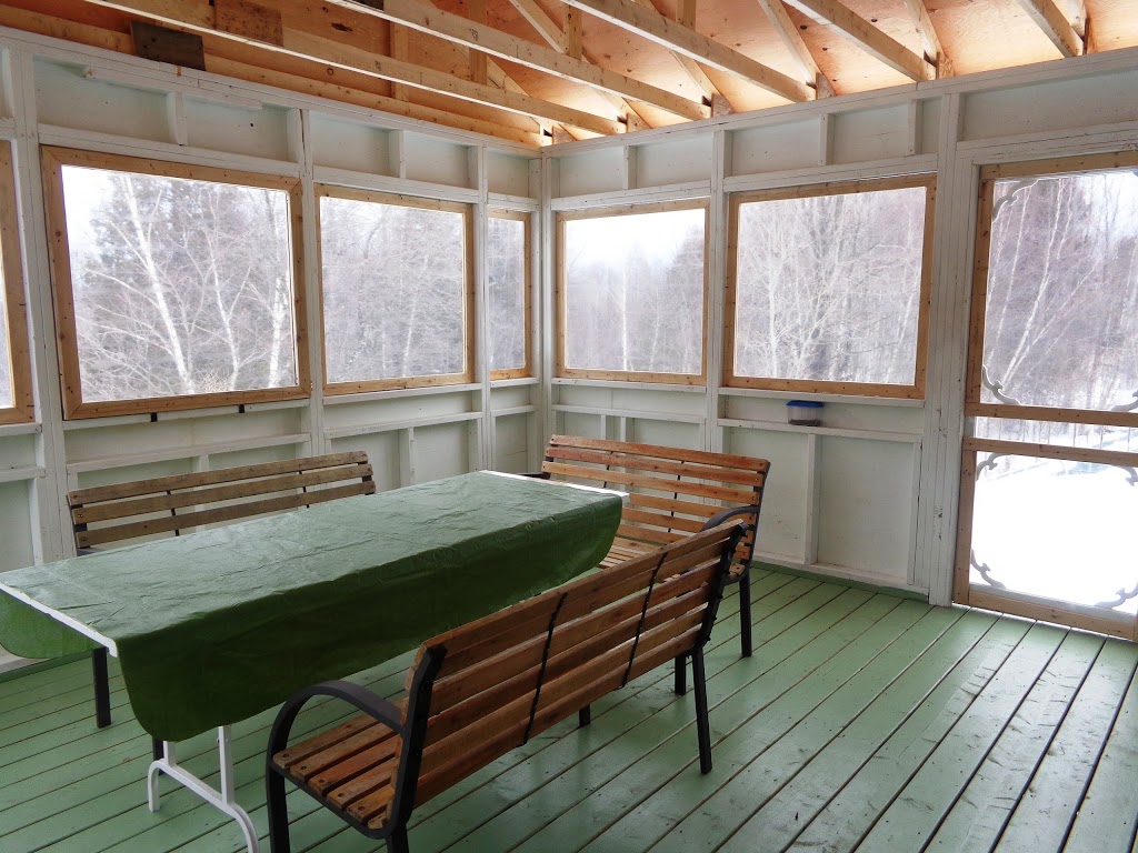 Mésange huppée | 36 Chemin Gosford, Bishopton, QC J0B 1G0, Canada | Phone: (819) 884-1232