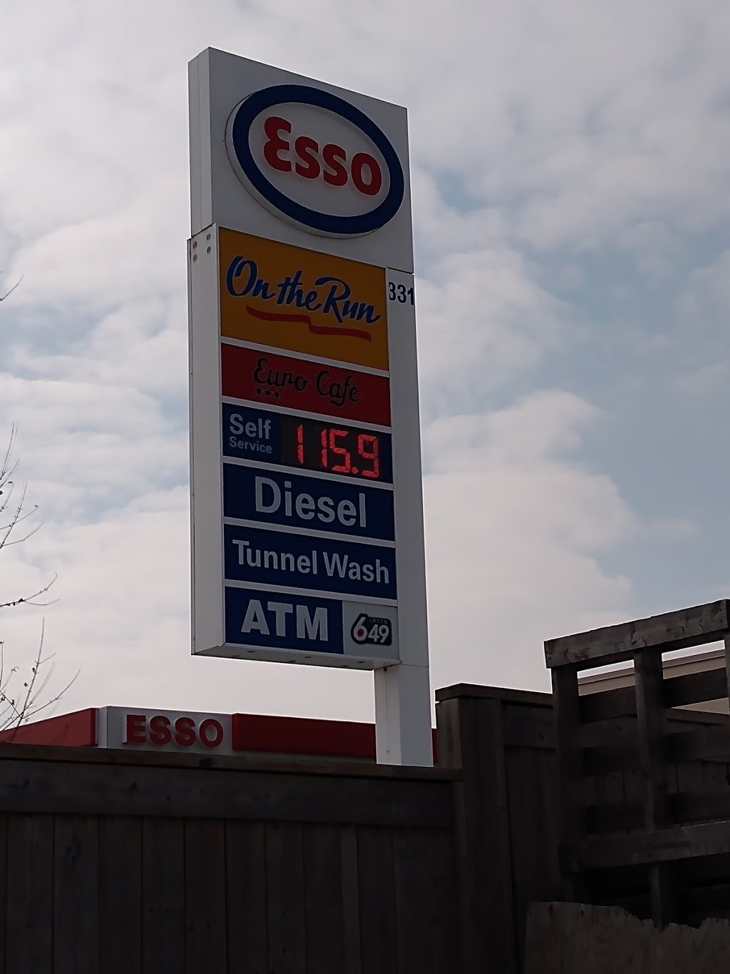 FRUITLAND ESSO | 331 Fruitland Rd, Stoney Creek, ON L8E 5M8, Canada | Phone: (905) 643-3609