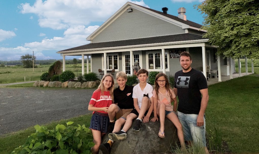 Les Tendres Bouchées | 40 3e Rang Milton, Roxton Pond, QC J0E 1Z0, Canada | Phone: (450) 375-9292