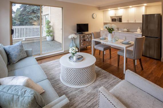 Whitecliff | 15501 16 Ave, Surrey, BC V4A 9M5, Canada | Phone: (604) 538-7227