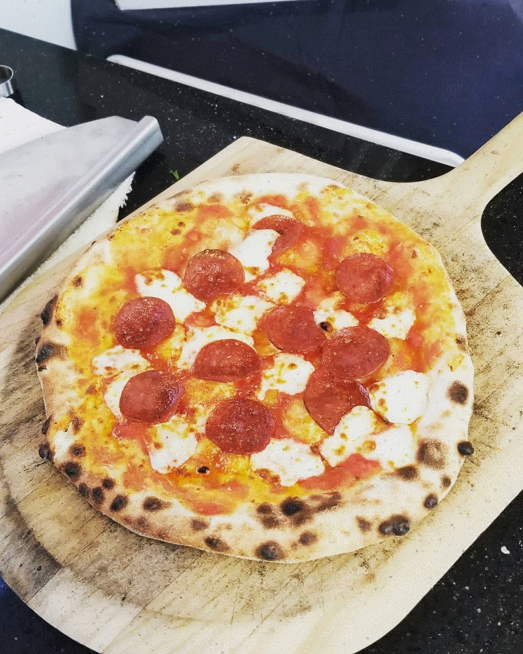Beegs Wood Oven Pizza | 91 Main St N, Grand Valley, ON L9W 5Y4, Canada | Phone: (519) 928-9786