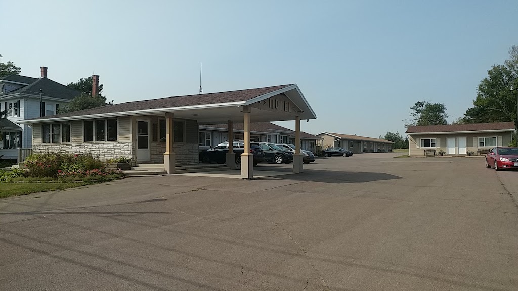Cairns Motel | 721 Water St E, Summerside, PE C1N 4J2, Canada | Phone: (877) 224-7676