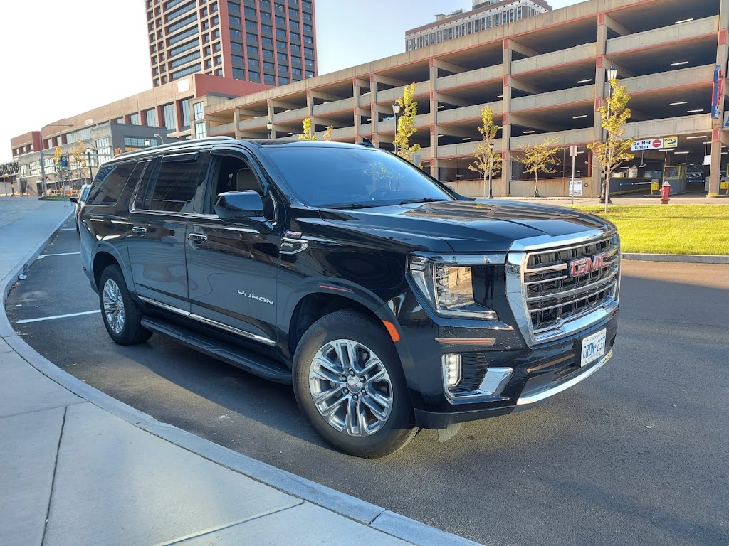 Airport Famous Limo | 15 Falvo St, Maple, ON L6A 4A6, Canada | Phone: (647) 866-7848