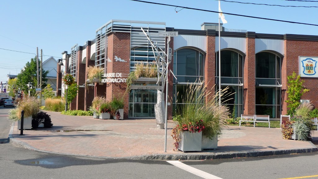 Hôtel de ville de Montmagny | 143 Rue St Jean Baptiste E, Montmagny, QC G5V 1K4, Canada | Phone: (418) 248-3361