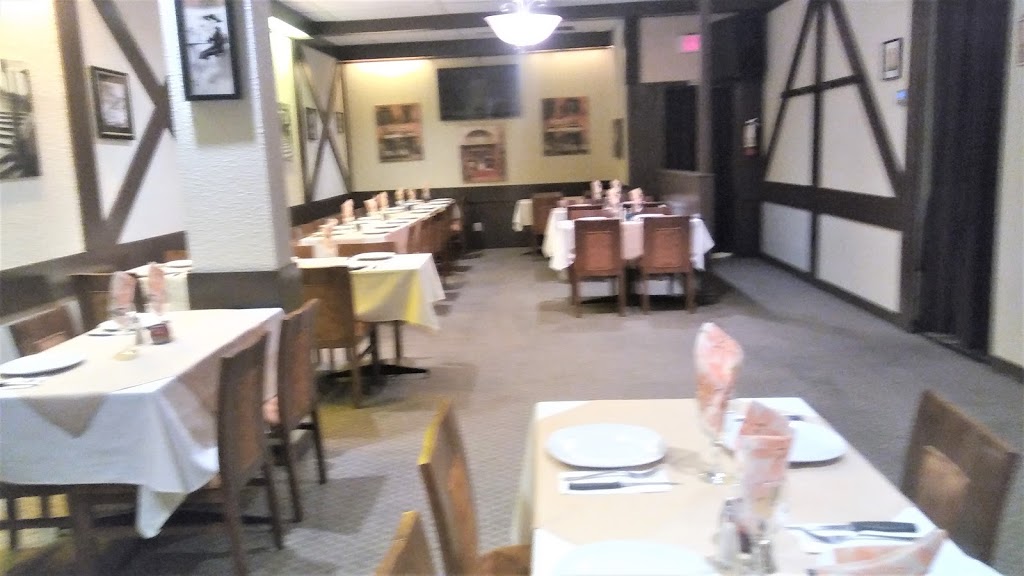 Ninas Bar & Grill | 879 Westport Crescent, Mississauga, ON L5T 1E7, Canada | Phone: (905) 670-8217