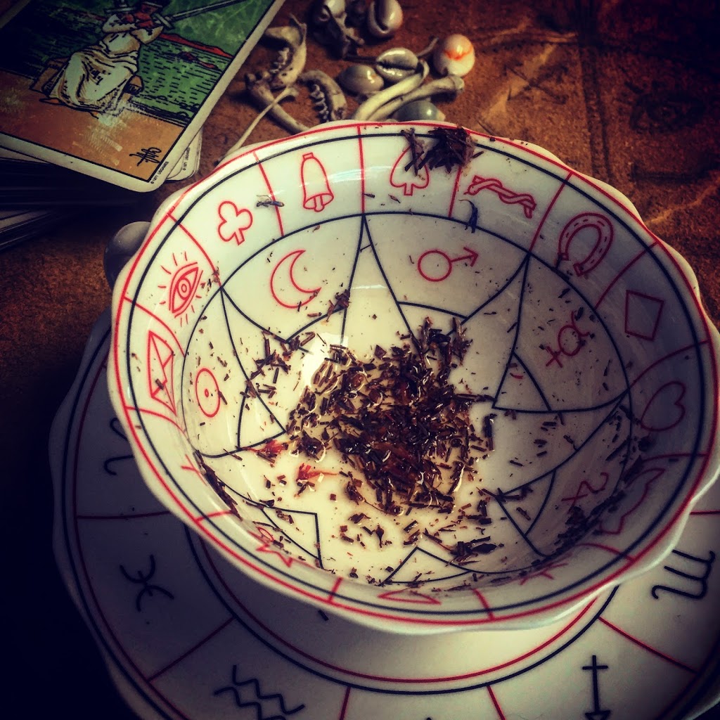 Rising Moon Readings | 1210 Lee Blvd, Winnipeg, MB R3T 2P5, Canada | Phone: (204) 229-8716
