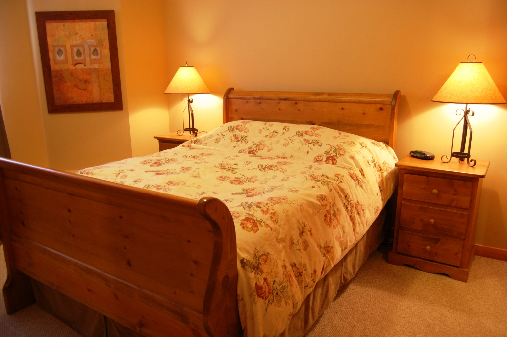 Snowy Creek, Big White | 206 Raven Ridge Rd, Kelowna, BC V1P 1P3, Canada | Phone: (250) 765-8888