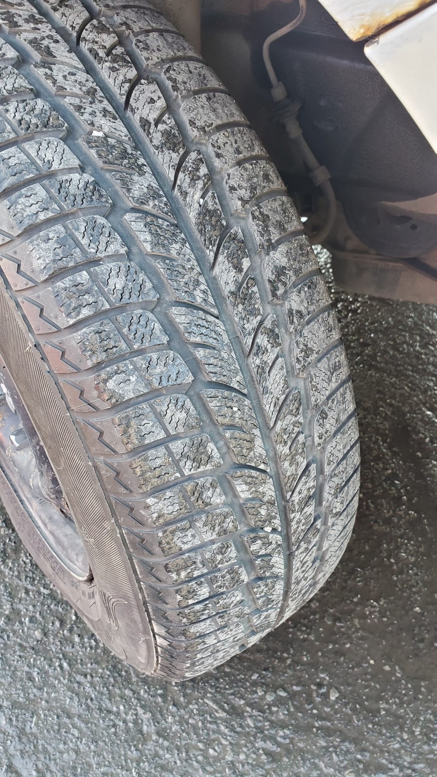 Tires Sabourin | 366 Av. Béthany, Lachute, QC J8H 4G8, Canada | Phone: (450) 562-6273