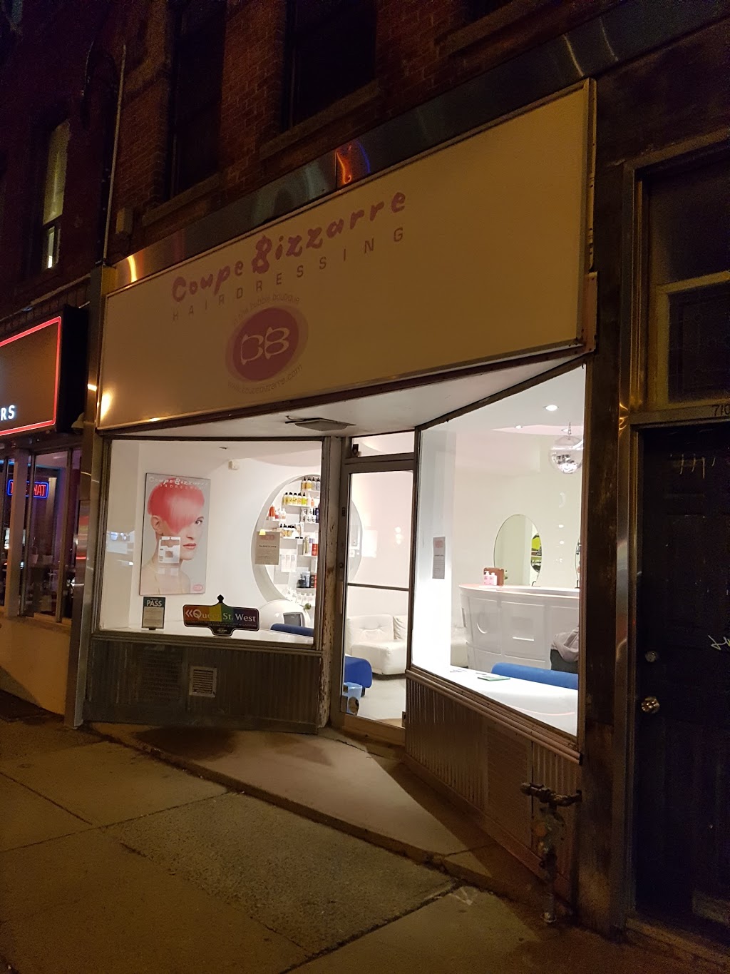 Coupe Bizzarre | 104 A Palmerston Ave, Toronto, ON M6J 2J1, Canada | Phone: (416) 504-0783