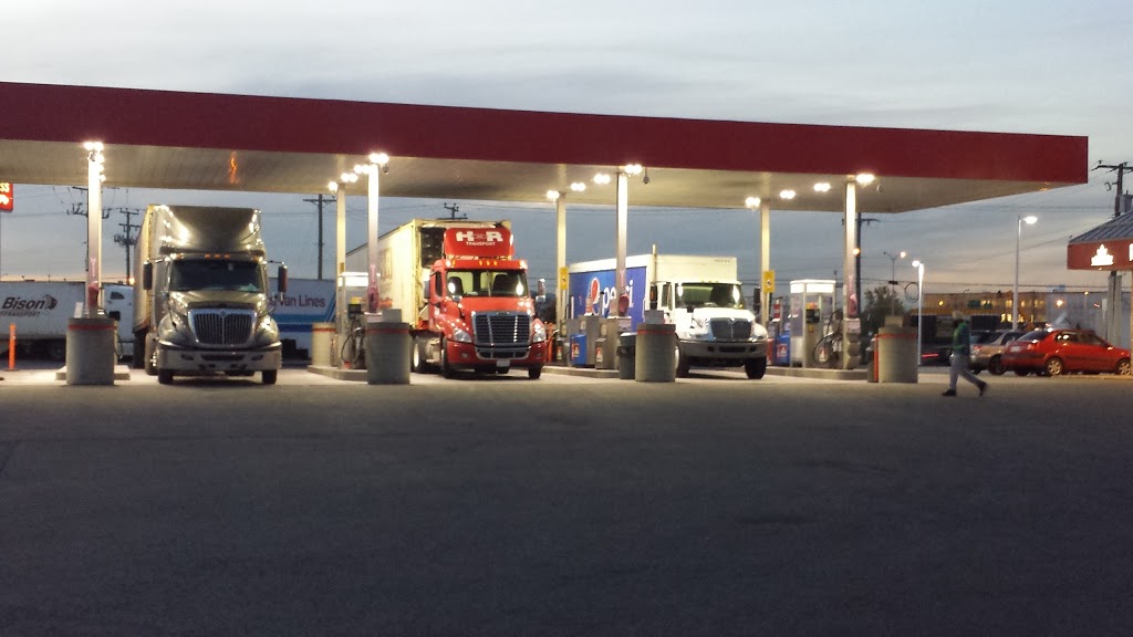 Petro-Pass Relais Routiers | 4900 Chemin St François, Saint-Laurent, QC H4S 1W9, Canada | Phone: (514) 745-5511