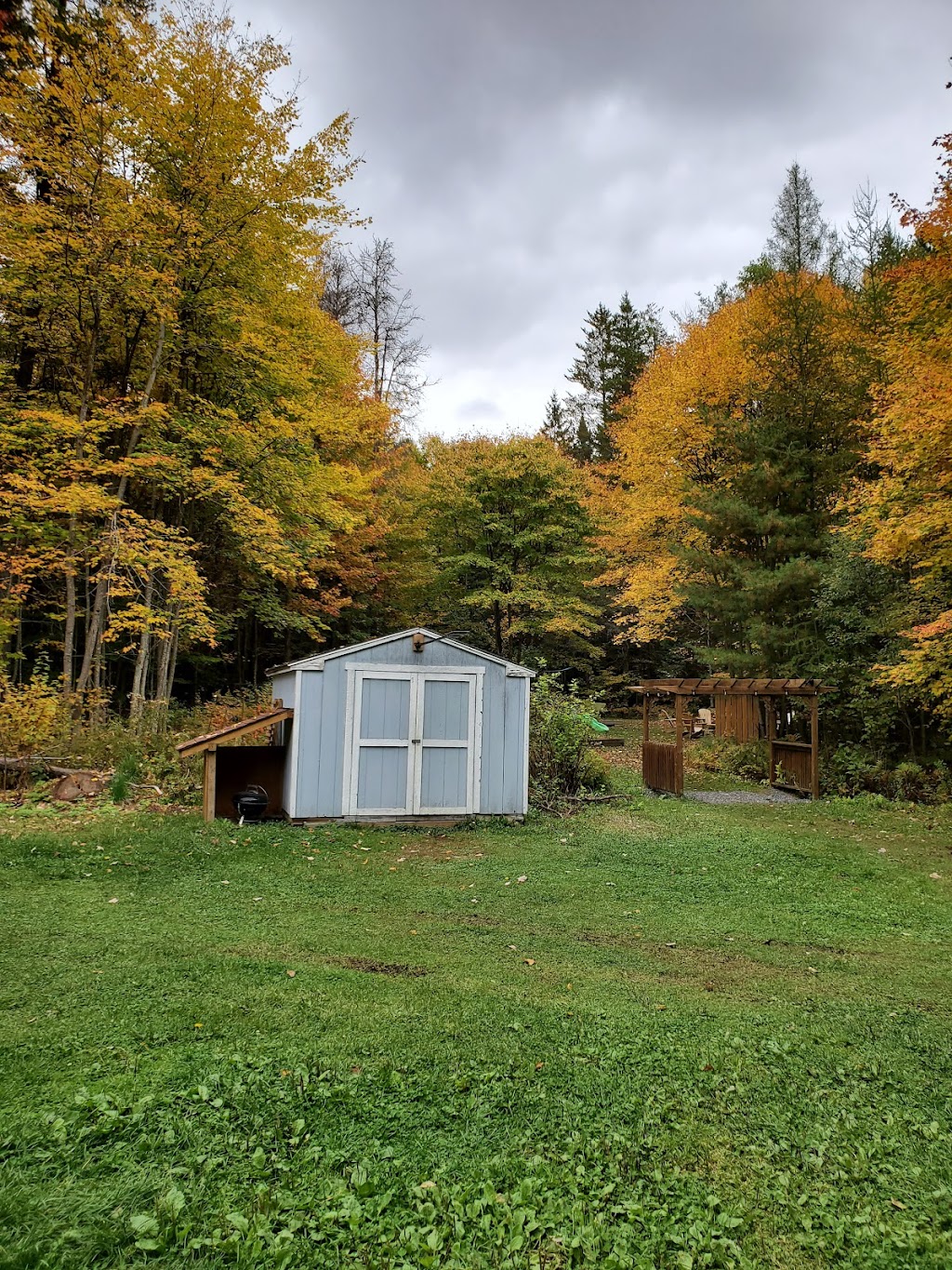 Sky Blue Cottage Retreat | 1130 Lone Pine Dr, Bracebridge, ON P1L 1X4, Canada | Phone: (647) 988-8209