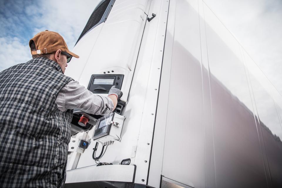 Zawtar Express - Transport de marchandises | 3131 Blvd. de la Côte-Vertu, Saint-Laurent, QC H4R 1Y5, Canada | Phone: (514) 246-2255