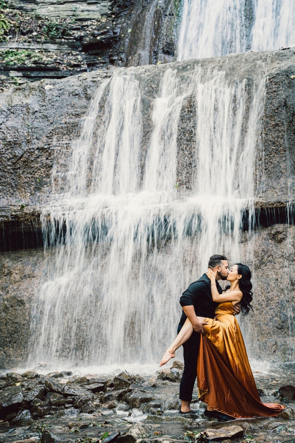 Everlasting Moments | 146 West Beaver Creek Rd #4, Richmond Hill, ON L4B 1C2, Canada | Phone: (905) 771-7322