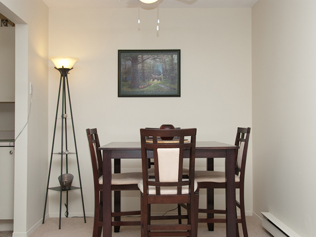 Moira Apartments | 232 Moira St E, Belleville, ON K8P 2T1, Canada | Phone: (613) 968-6396