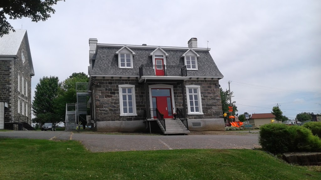 Église Saint-Félix | 6105 Rue Principale, Saint-Félix-de-Kingsey, QC J0B 2T0, Canada | Phone: (819) 397-2344