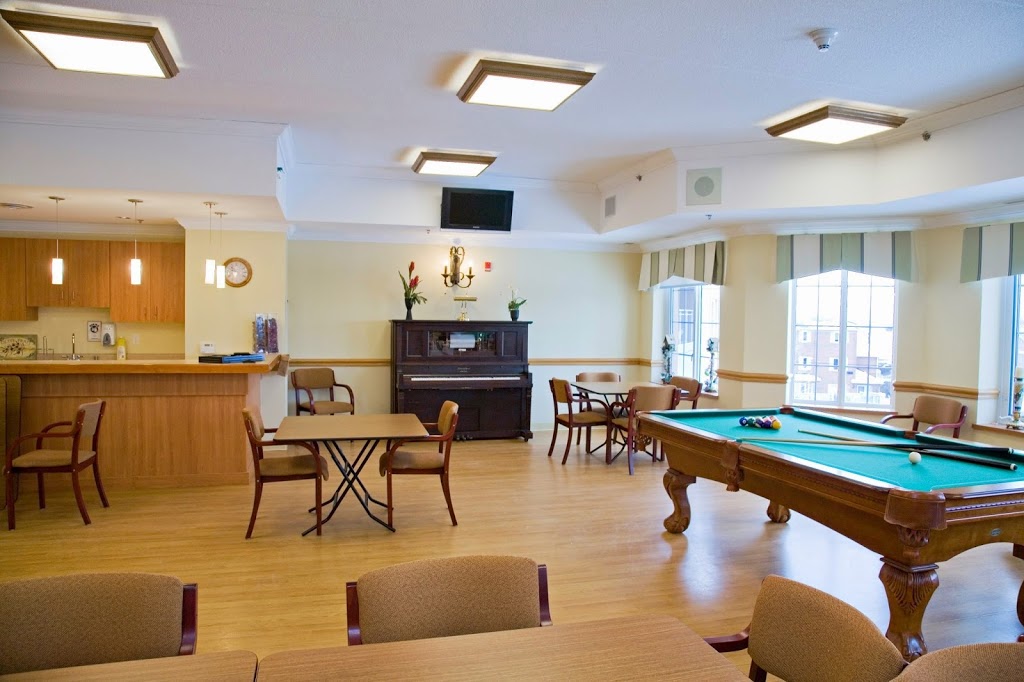 Roberta Place Retirement Lodge | 489 Essa Rd, Barrie, ON L4N 8J5, Canada | Phone: (705) 728-2900