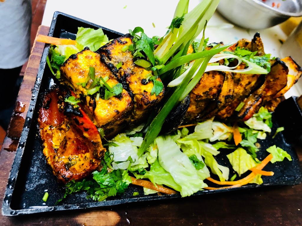 Desi Bar & Grill | 925 Rathburn Rd E, Mississauga, ON L4W 4C3, Canada | Phone: (905) 232-6788