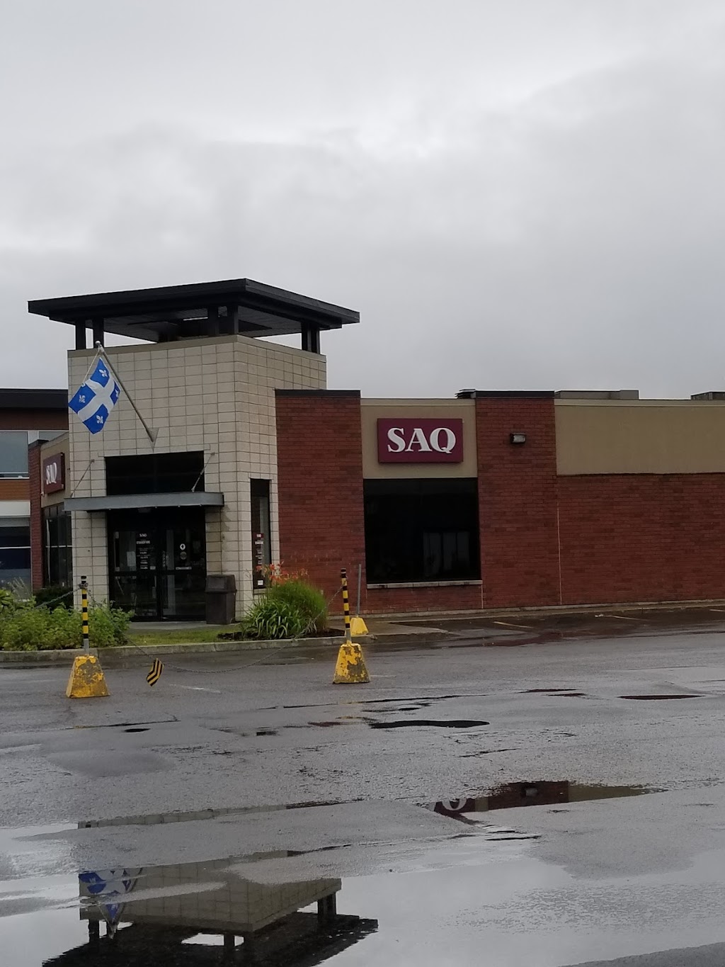 SAQ | 9085 Bd de lOrmière, Québec, QC G2B 3K2, Canada | Phone: (418) 842-9105