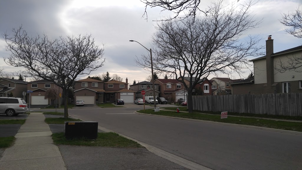 Ashgate Park | 737 Queensbridge Dr, Mississauga, ON L5C 3T3, Canada | Phone: (416) 338-4386