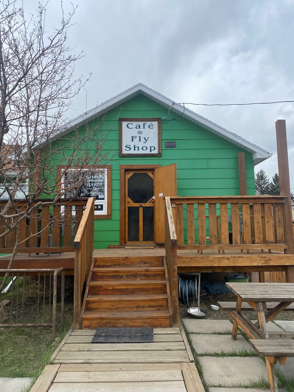 Crowsnest Cafe & Fly Shop | 8301 20 Ave, Coleman, AB T0K 0M0, Canada | Phone: (403) 563-8510