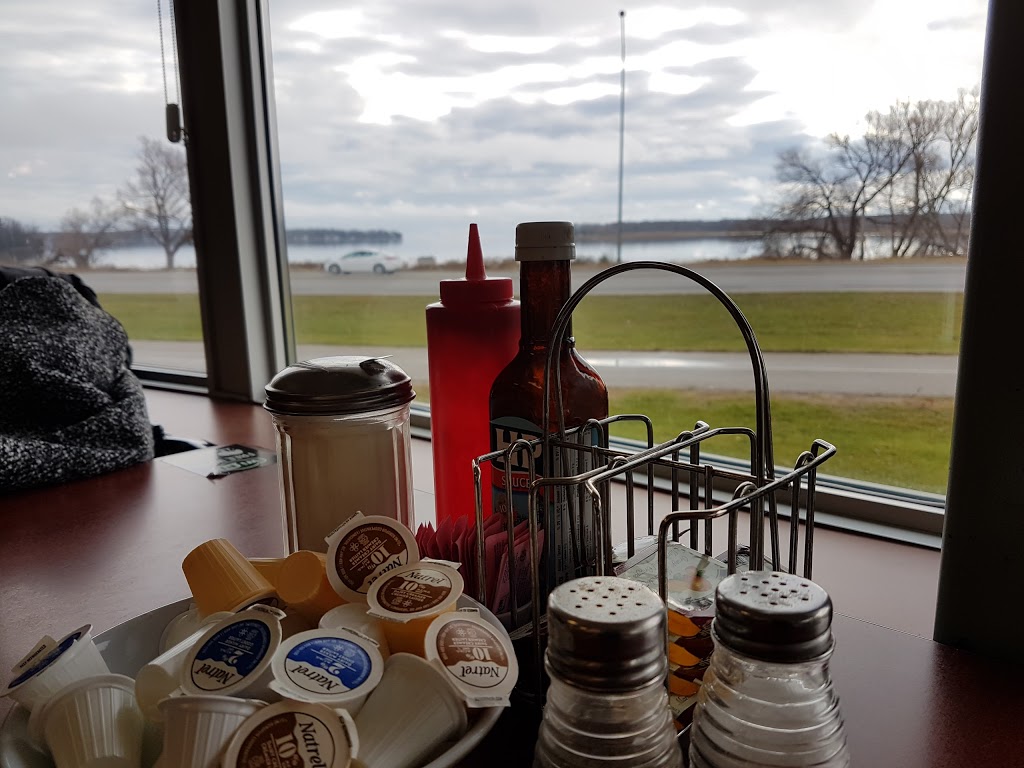 Bayside Restaurant | 500 Atherley Rd, Orillia, ON L3V 7Y1, Canada | Phone: (705) 325-3504