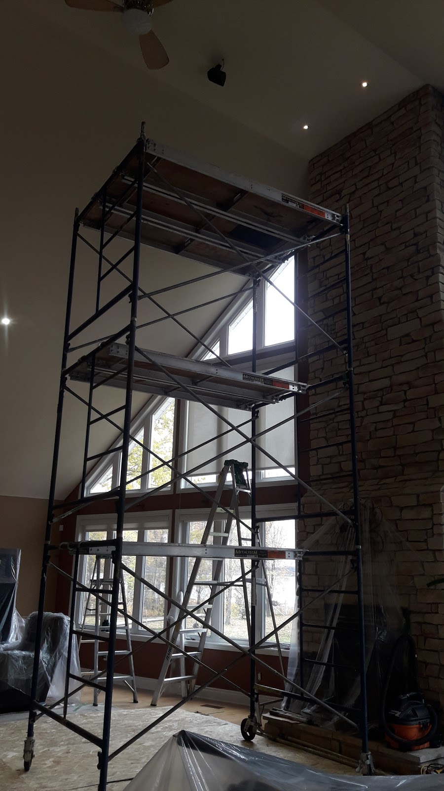 Above Painting | 395 Fraser St, Pembroke, ON K8A 1Y5, Canada | Phone: (613) 639-3342