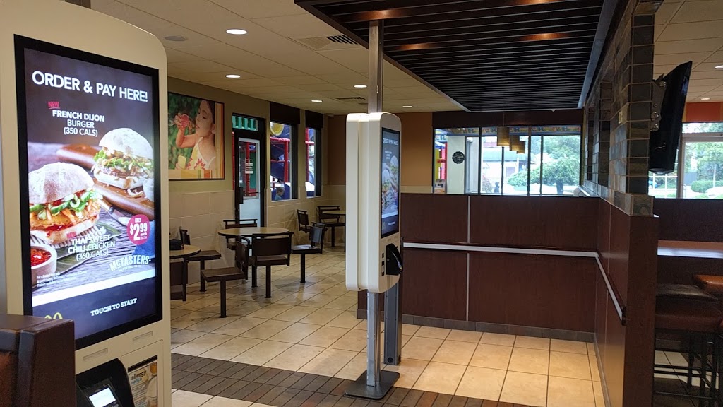 McDonalds | 12930 96 Ave, Surrey, BC V3V 6A8, Canada | Phone: (604) 587-3390