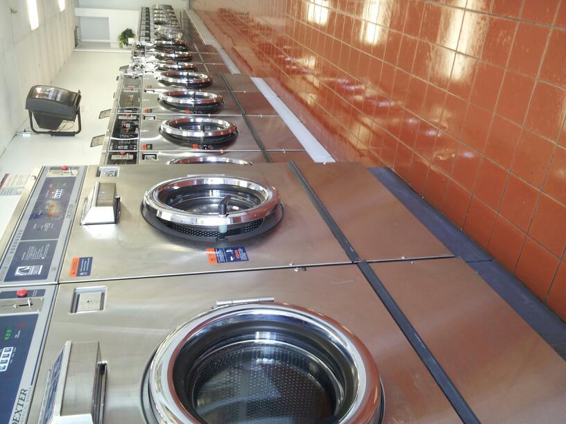 LAUNDROMAT | 650 Plains Rd E, Burlington, ON L7T 2E9, Canada | Phone: (905) 634-2662