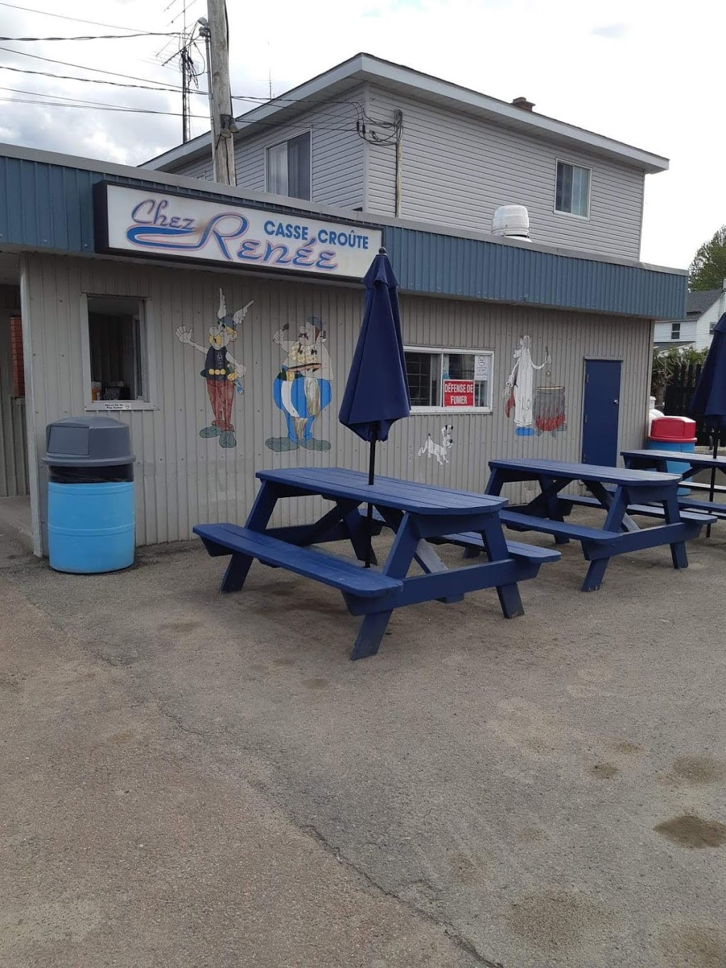 Casse-Croute Chez Renée | 238 Avenue Hamford, Lachute, QC J8H 3P1, Canada | Phone: (450) 562-3291