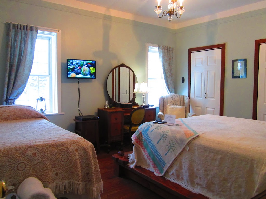 The McAlpine House | 32 Maynooth Station Rd, Maynooth, ON K0L 2S0, Canada | Phone: (613) 338-3331