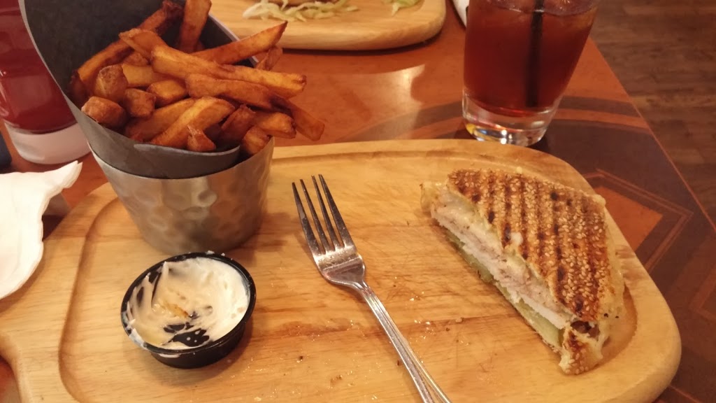 La Cage - Brasserie sportive | 7077 Boulevard Newman, LaSalle, QC H8N 1X1, Canada | Phone: (514) 363-1403