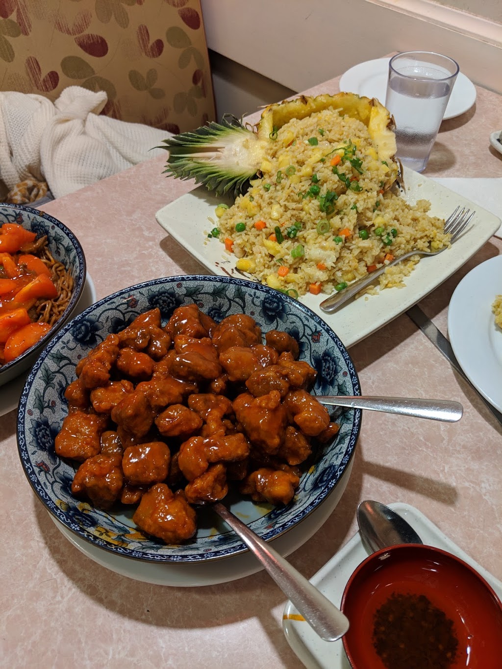 Hong Kong Cafe | 900 Sunnycrest Rd, Gibsons, BC V0N 1V9, Canada | Phone: (604) 886-3421