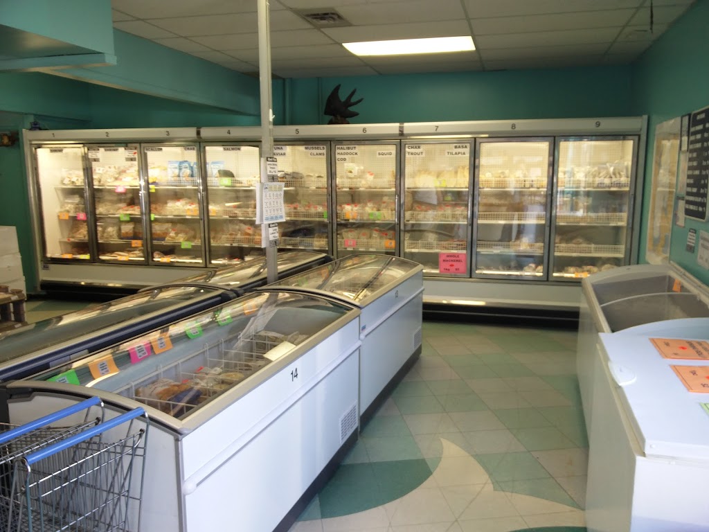 Gimli Fish Market | 596 Dufferin Ave., Winnipeg, MB R2W 2Y9, Canada | Phone: (204) 589-3474