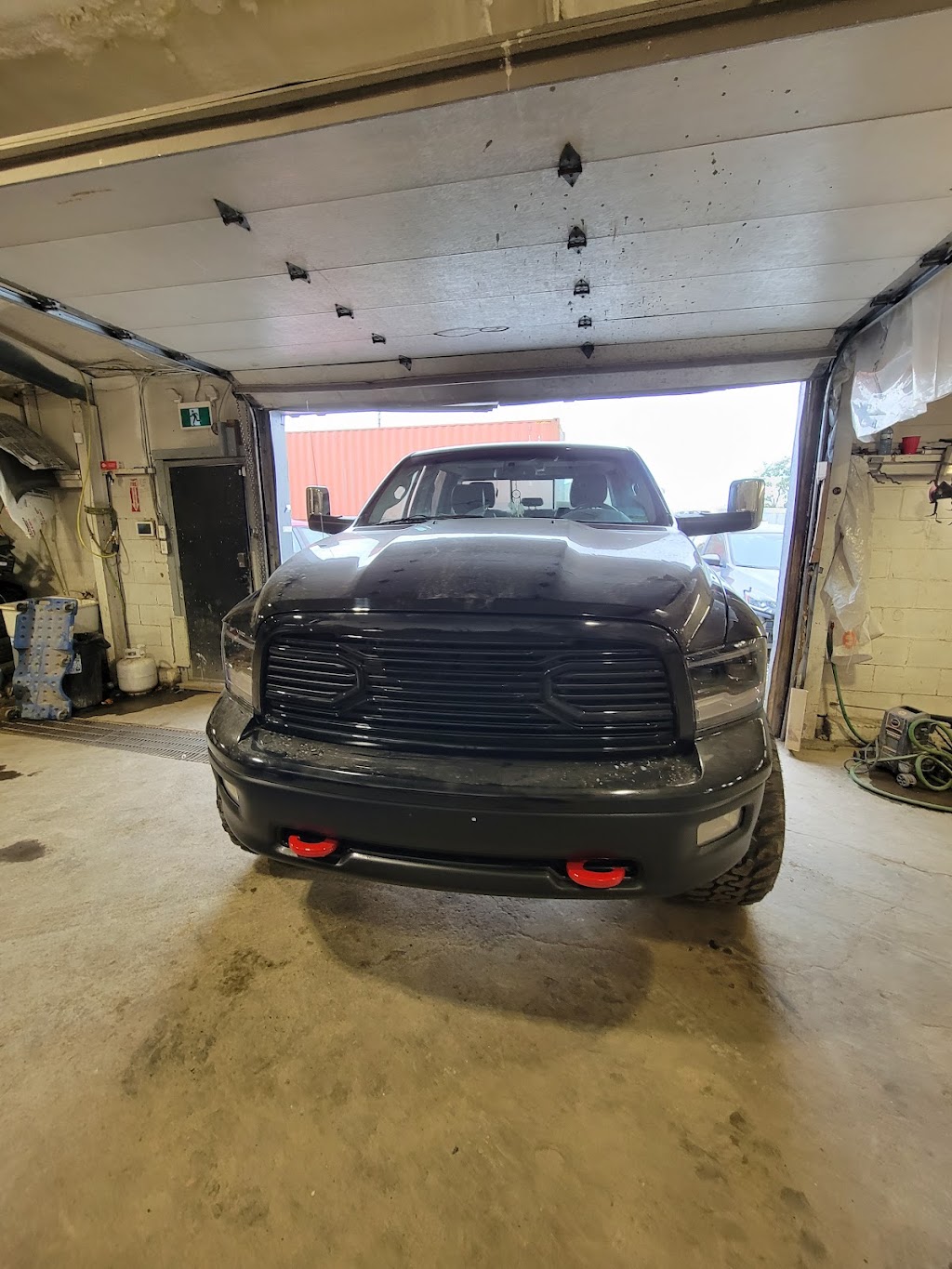 spring auto limited | 4035 Ogden Rd SE, Calgary, AB T2G 4N9, Canada | Phone: (403) 618-4620