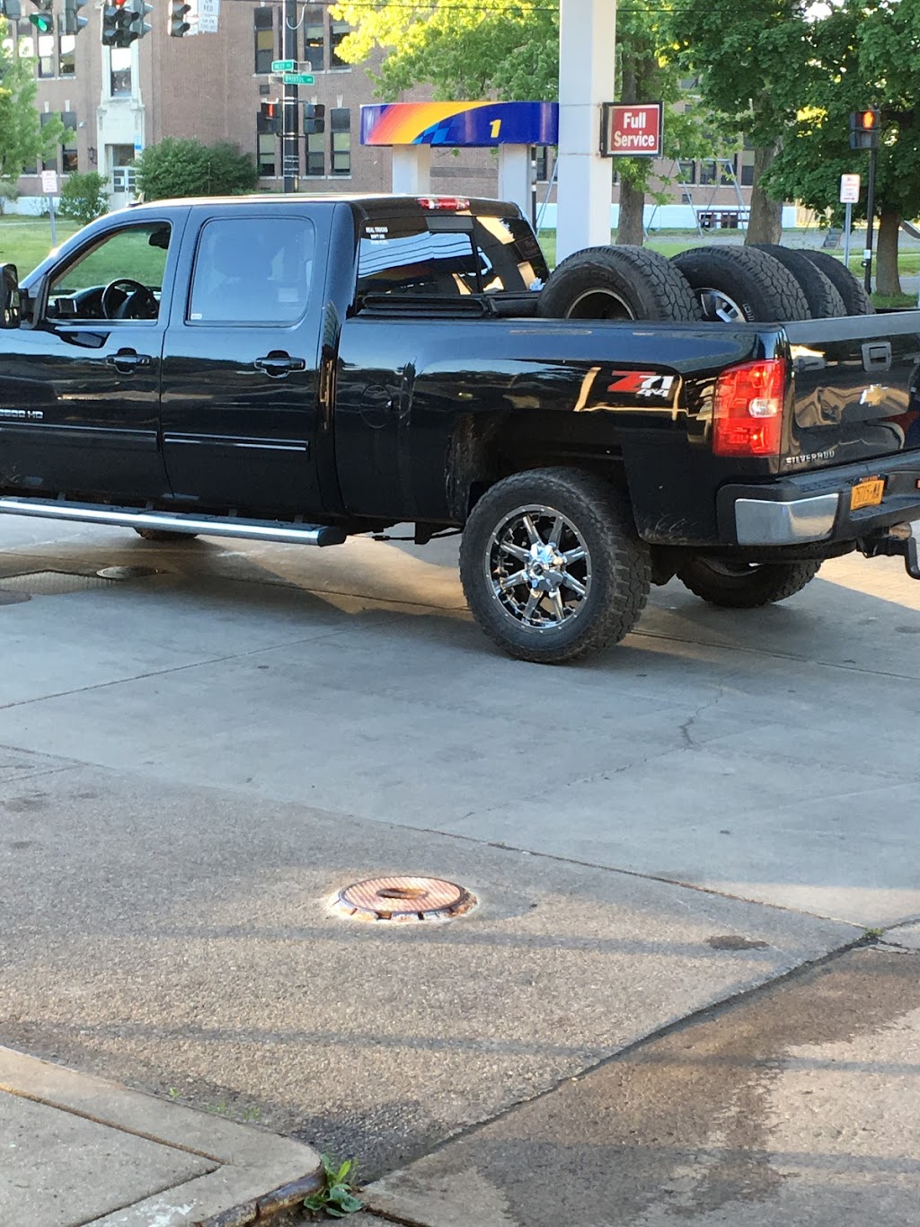 Housels Service Station Inc | 290 West Ave Route 31, Lockport, NY 14094, USA | Phone: (716) 433-9663
