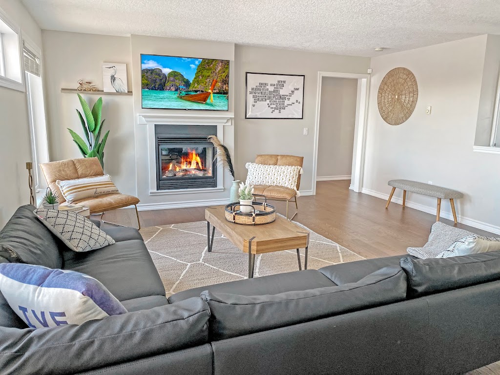 Cohosted | 30 Green St E, Fenelon Falls, ON K0M 1N0, Canada | Phone: (647) 202-7203