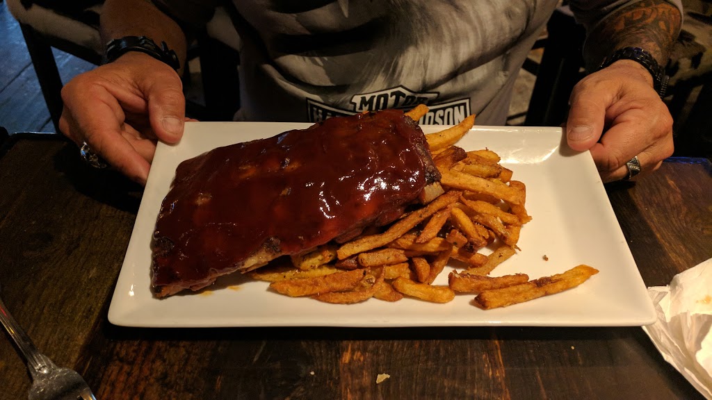 Auberge Ayers Cliff | 1087 Rue Main, Ayers Cliff, QC J0B 1C0, Canada | Phone: (819) 838-4277